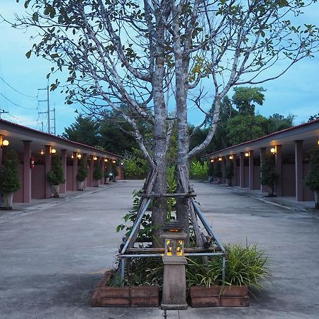 Rimmueng Resort Phanom Sarakham エクステリア 写真