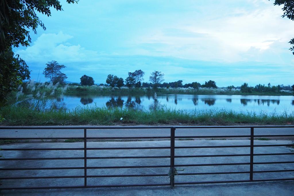 Rimmueng Resort Phanom Sarakham エクステリア 写真