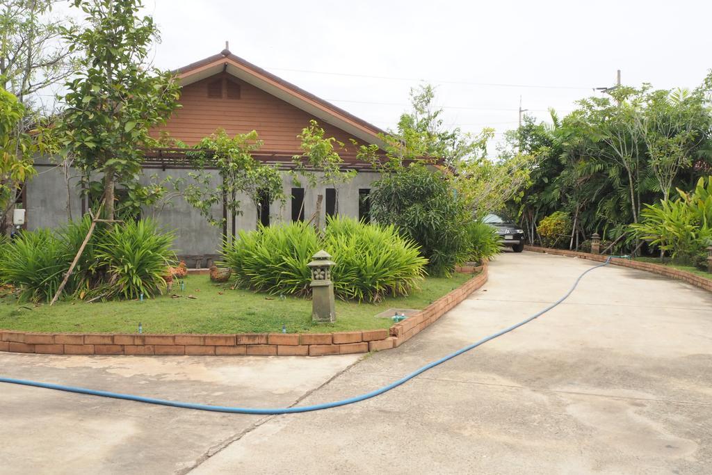 Rimmueng Resort Phanom Sarakham エクステリア 写真
